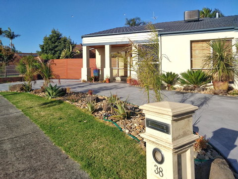 Waterfront Retreat - Sydney Resort 6