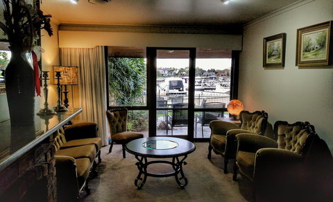 Waterfront Retreat - Sydney Resort 14