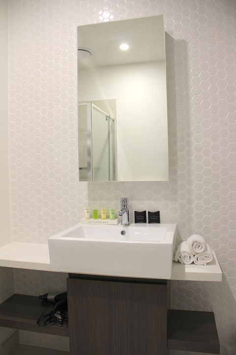 Whitehorse Apartments Hotel - Sydney 4u 23