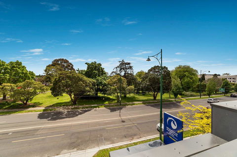 Whitehorse Apartments Hotel - Sydney 4u 37