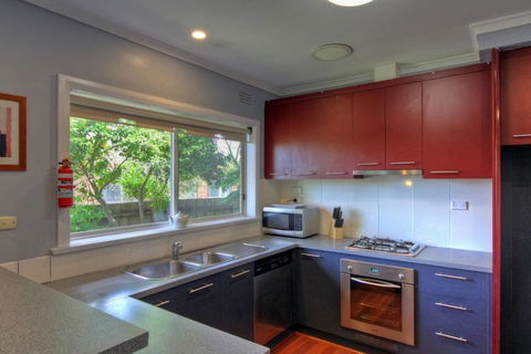 Jacaranda House - Sydney 4u 4