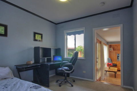Jacaranda House - Sydney 4u 7