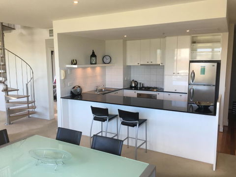 Geelong Waterfront Penthouse Apartment - Sydney 4u 11