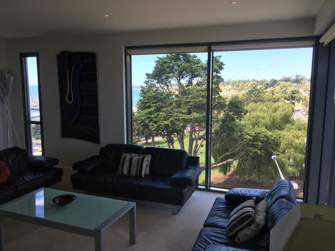 Geelong Waterfront Penthouse Apartment - Sydney 4u 5