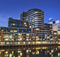 Waterfront Melbourne Apartments - Accommodation Sydney