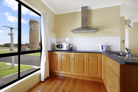 Clifftop Apartments Portland Vic - Sydney 4u 10
