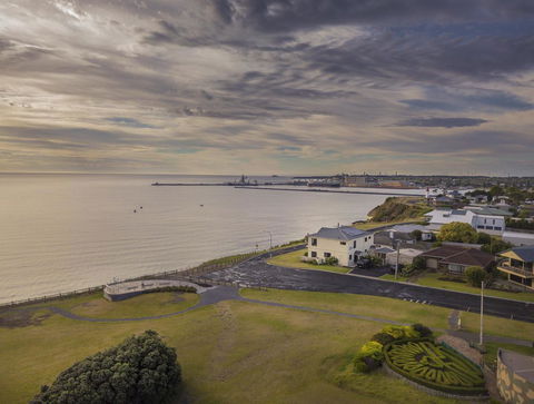 Clifftop Apartments Portland Vic - Sydney 4u 3