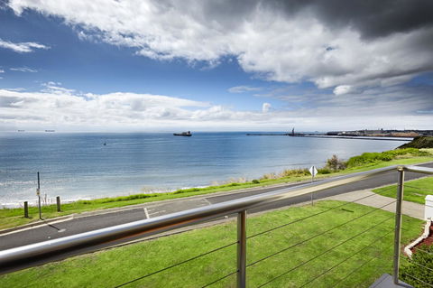 Clifftop Apartments Portland Vic - Sydney 4u 12