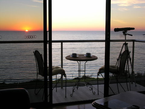 Clifftop Apartments Portland Vic - Sydney 4u 0