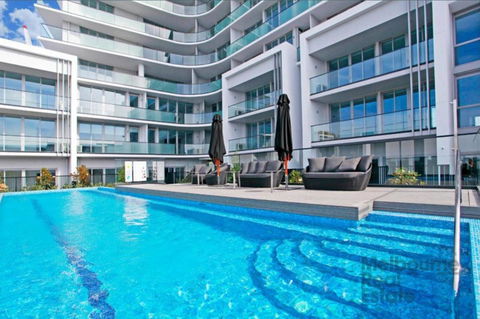 Doncaster Private Collection 2 Bed Townhouse@Pearl - Sydney 4u 16