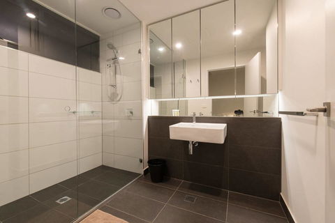 Doncaster Private Collection 2 Bed Townhouse@Pearl - Sydney 4u 9