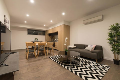 Doncaster Private Collection 2 Bed Townhouse@Pearl - Sydney 4u 0