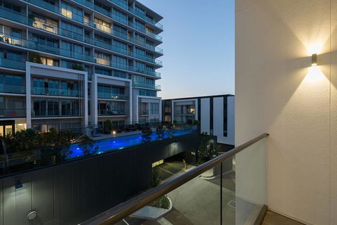 Doncaster Private Collection 2 Bed Townhouse@Pearl - Sydney 4u 10