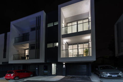 Doncaster Private Collection 2 Bed Townhouse@Pearl - Sydney 4u 14