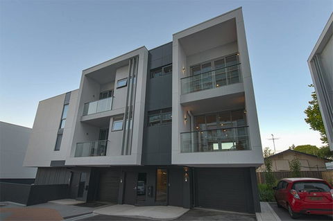 Doncaster Private Collection 2 Bed Townhouse@Pearl - Sydney 4u 15