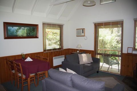 Shady Brook Cottages - Sydney 4u 26