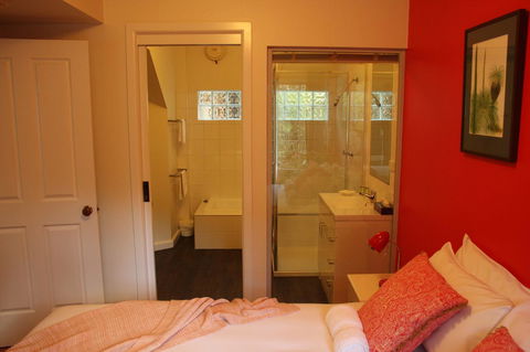 Merrimeet Cottages - Sydney 4u 18