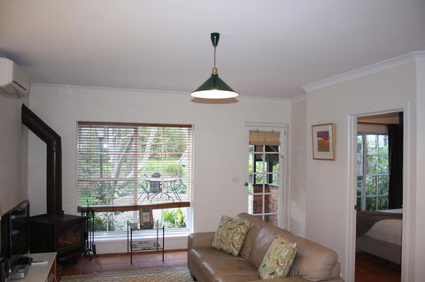 Merrimeet Cottages - Sydney 4u 40