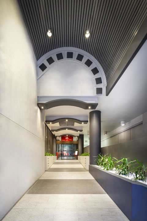 Ibis Melbourne Hotel And Apartments - Sydney 4u 4