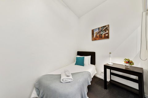 Signature Waterfront Apartments - Accommodation Sydney 1