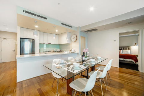 Signature Waterfront Apartments - Accommodation Sydney 13