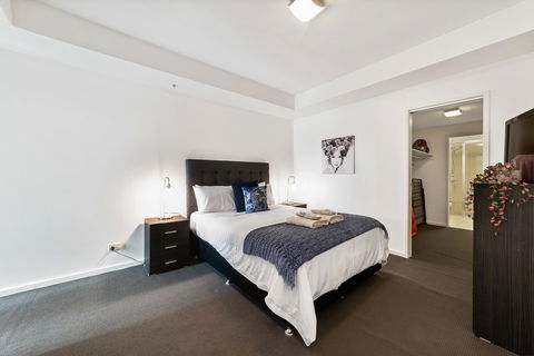 Signature Waterfront Apartments - Accommodation Sydney 31