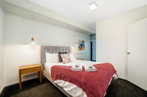 Signature Waterfront Apartments - Accommodation Sydney 18