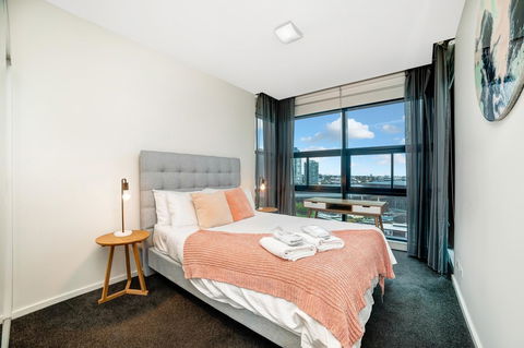 Signature Waterfront Apartments - Accommodation Sydney 17