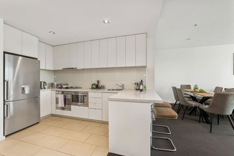 Signature Waterfront Apartments - Accommodation Sydney 24