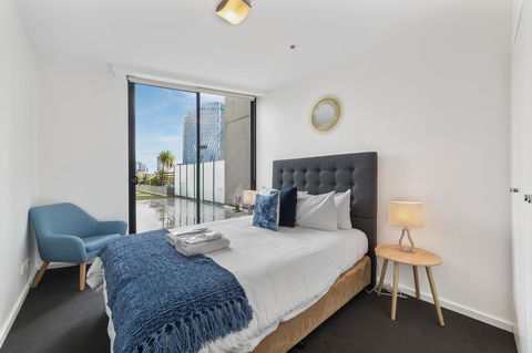 Signature Waterfront Apartments - Accommodation Sydney 30