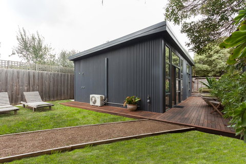 The Love Shack - Romantic Bungalow - Sydney Resort 12