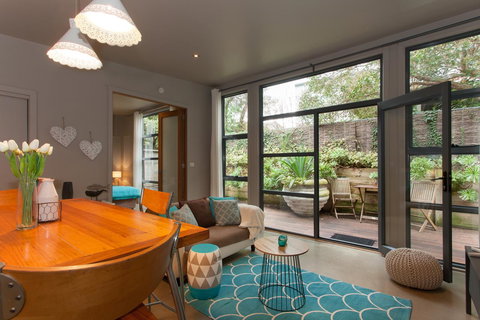 The Love Shack - Romantic Bungalow - Sydney Resort 0