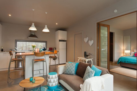 The Love Shack - Romantic Bungalow - Sydney Resort 3