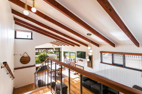 Beach Front Beauty - Ocean Front Views - Sydney 4u 5