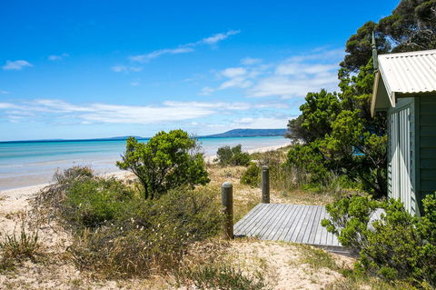 Beach Front Beauty - Ocean Front Views - Sydney 4u 14