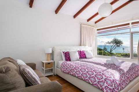 Beach Front Beauty - Ocean Front Views - Sydney 4u 7