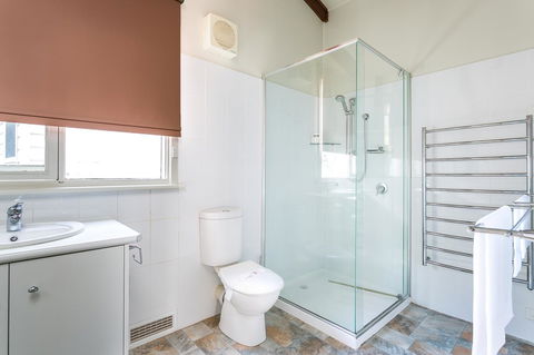 Beach Front Beauty - Ocean Front Views - Sydney 4u 13