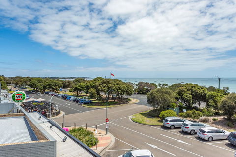 Blairgowrie Apartment 1 - On The Beach - Sydney 4u 7