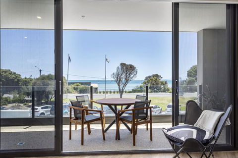 Blairgowrie Apartment 1 - On The Beach - Sydney 4u 0
