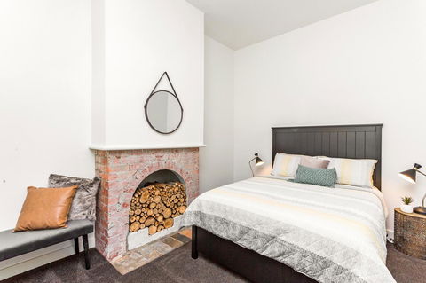 Central Bendigo Cottage, Walk To Everywhere!! - Accommodation Sydney 5