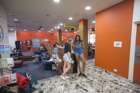Melbourne Metro YHA - Sydney 4u 17