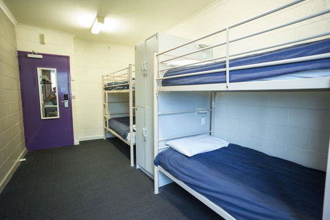 Melbourne Metro YHA - Sydney 4u 14