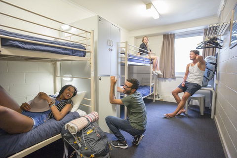 Melbourne Metro YHA - Sydney 4u 32