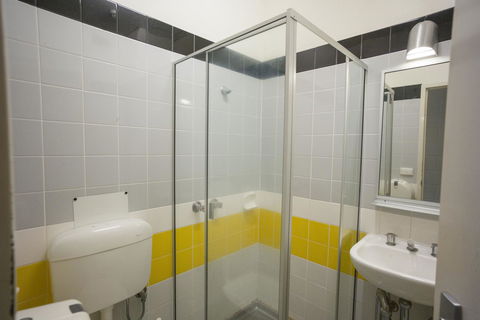 Melbourne Metro YHA - Sydney 4u 26