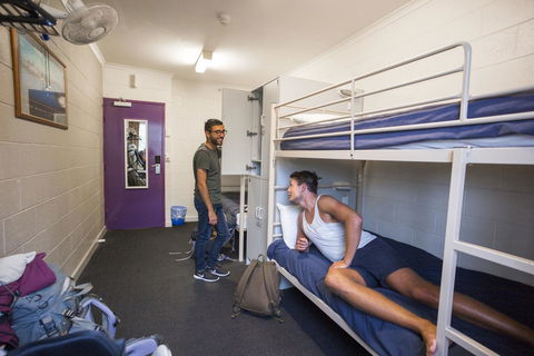 Melbourne Metro YHA - Sydney 4u 13