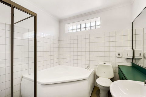 Quality Inn & Suites Traralgon - Sydney 4u 16