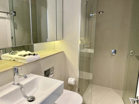 JC Waterfront Apartments On Collins - Accommodation Sydney 6