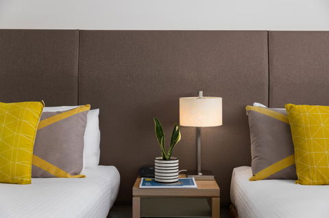 Atura Dandenong - Sydney 4u 5