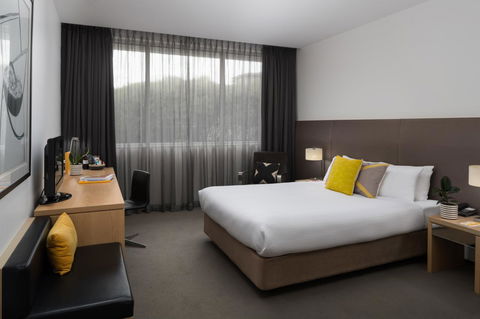 Atura Dandenong - Sydney 4u 1