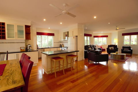 Lithgow Falls Marysville - Sydney 4u 1